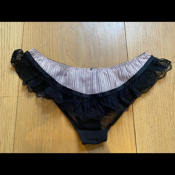 Agent Provocateur Black & Pink Lace Ruffled Brief - Picture 3 of 4